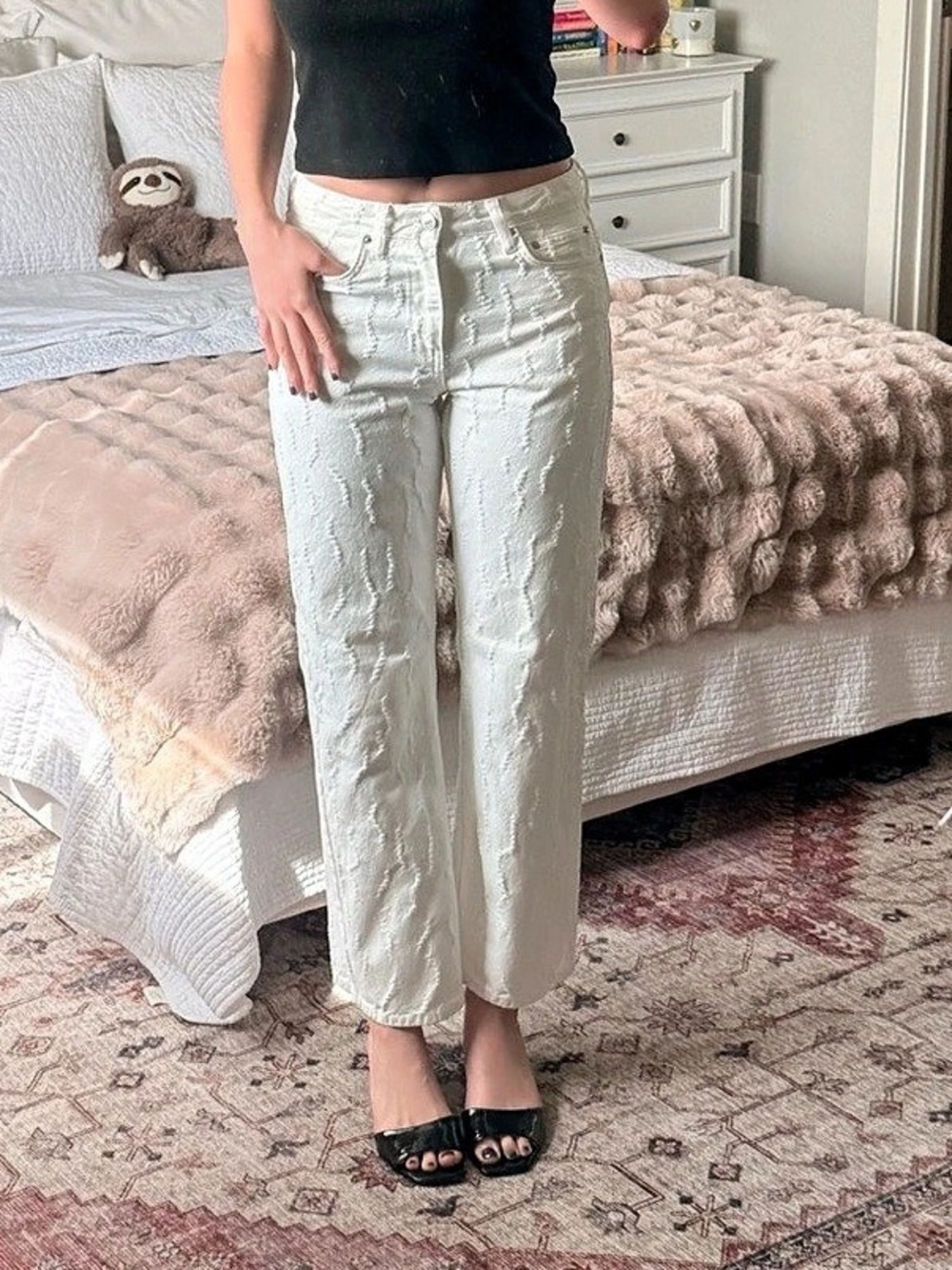 Zara Straight Leg Jeans in White Size 4 Like New